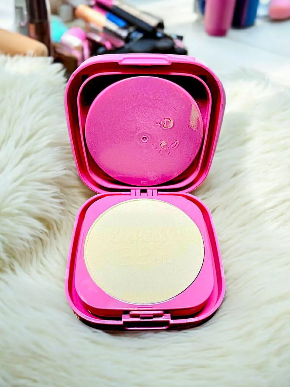 Kashees BB HD Powder Compact Pink