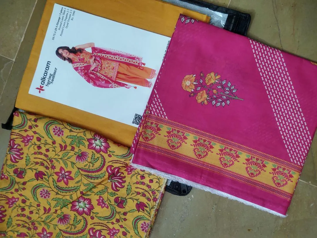 Women 3 Pcs Printed Lawn Suit Orange Unstitched
