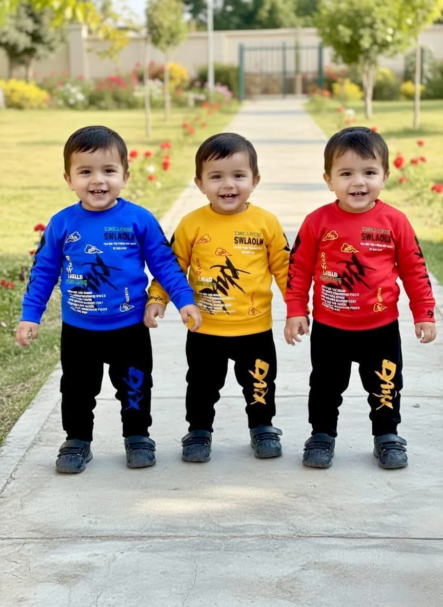2 Pcs Random Men's Hooded Sweatshirt Set