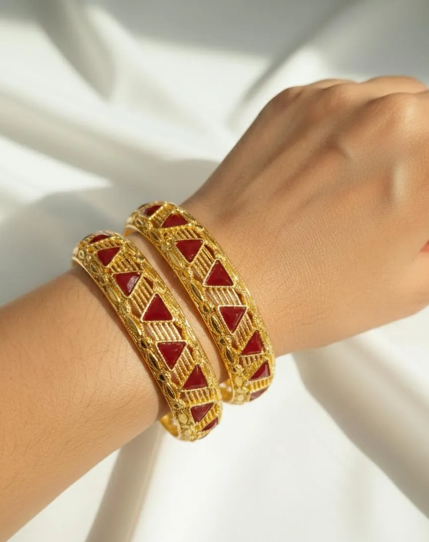 2 Pcs Maroon Enamel Kara Bangles Gold Alloy Wedding Party Wear