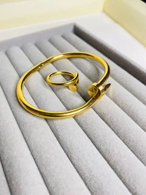 Nail Cartier Handcuff With Free Ring